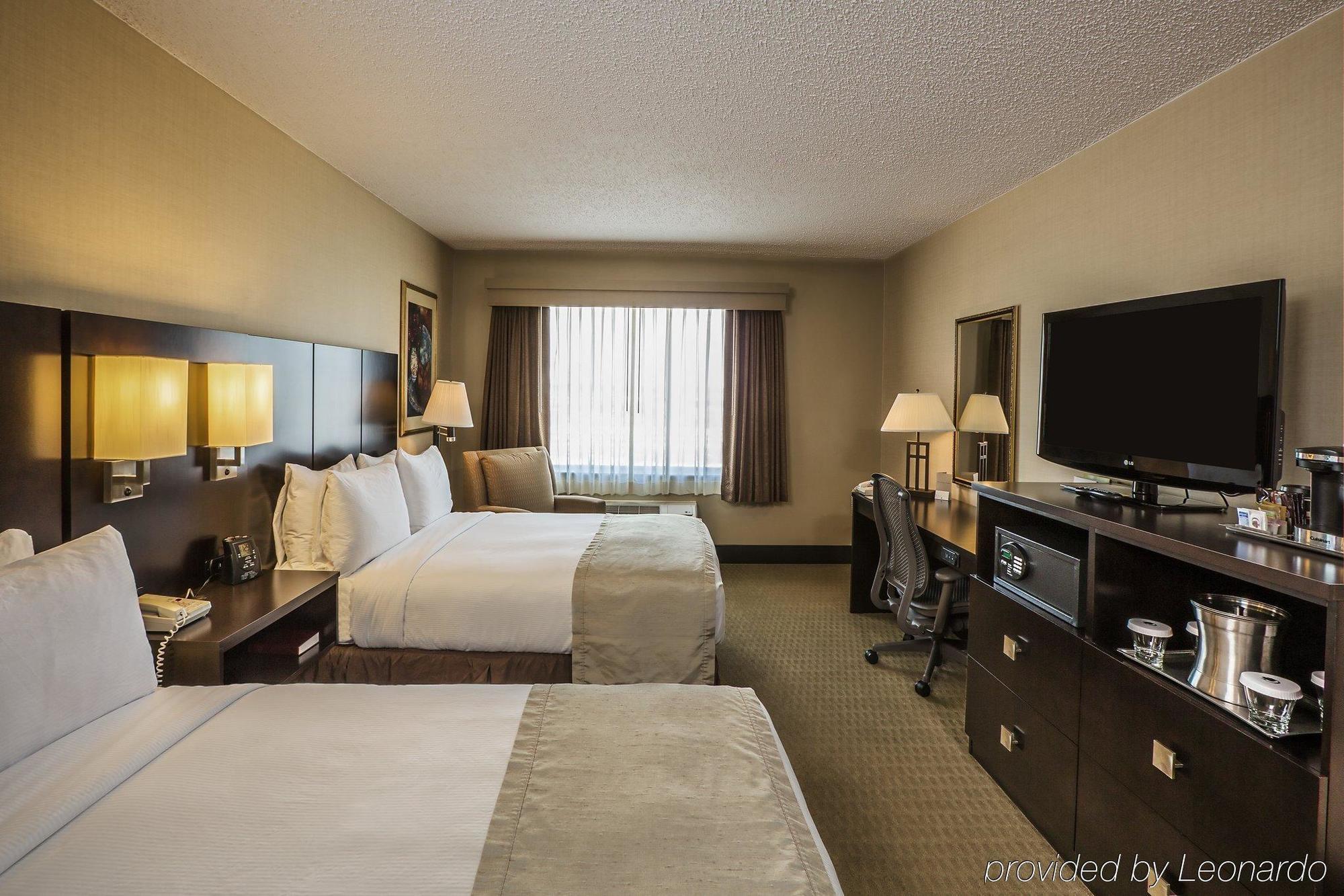 Doubletree By Hilton Wichita Airport Exterior foto
