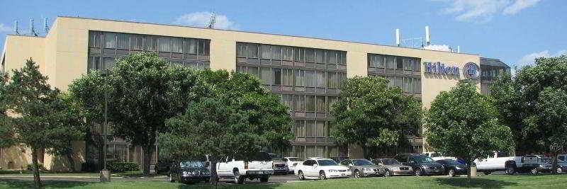 Doubletree By Hilton Wichita Airport Exterior foto