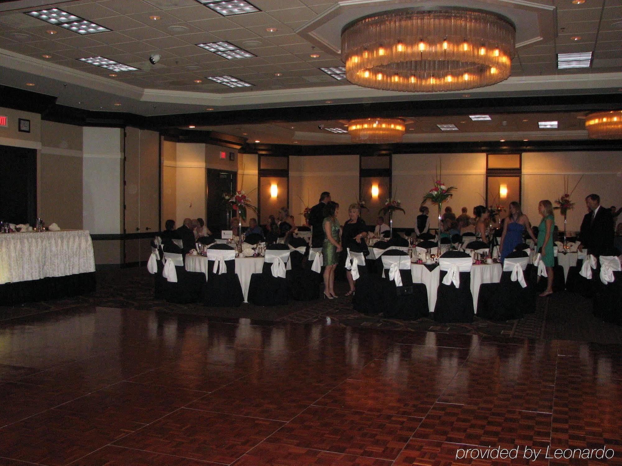 Doubletree By Hilton Wichita Airport Exterior foto