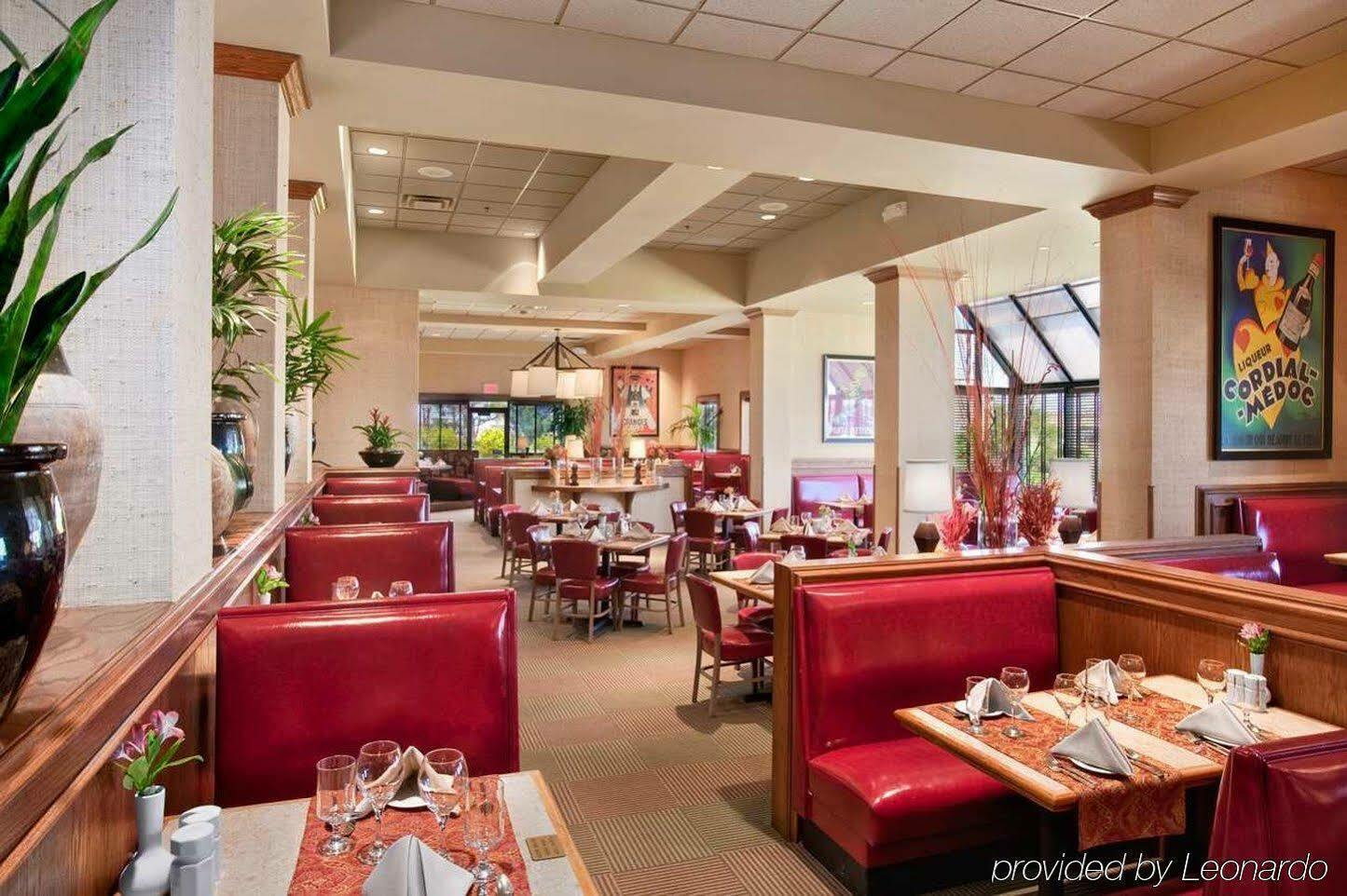 Doubletree By Hilton Wichita Airport Exterior foto